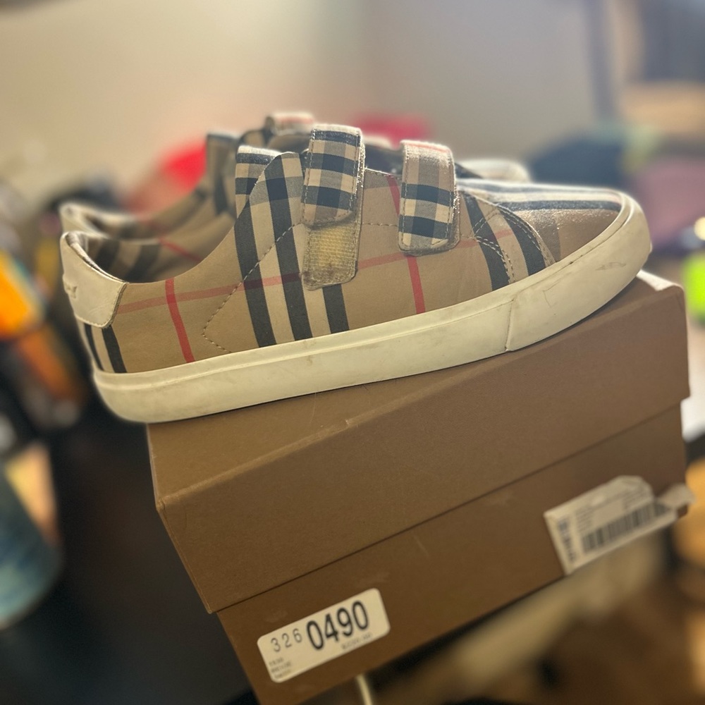 SOLD❌❌Unisex Burberry Kids Sneakers❌❌